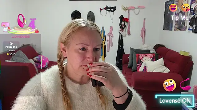 emperabigbootybigass online show from November 28, 2025, 12:19 pm