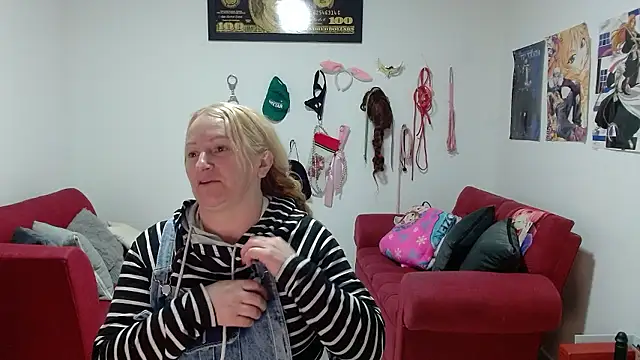 emperabigbootybigass online show from January 9, 2026, 12:19 pm