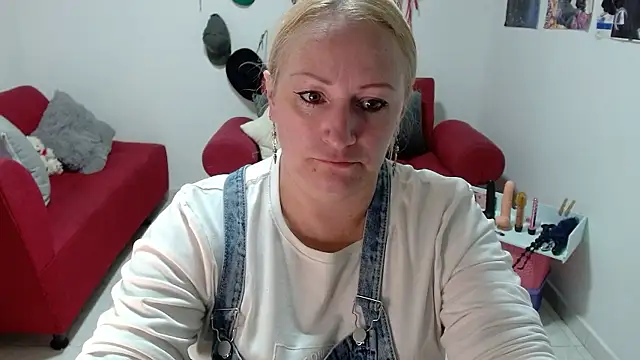 emperabigbootybigass online show from January 15, 2026, 6:11 pm