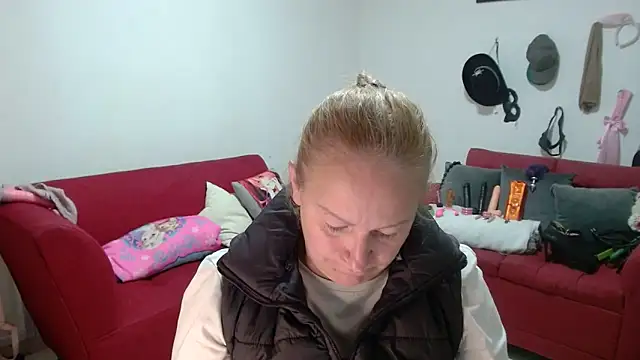 emperabigbootybigass online show from February 11, 2026, 12:32 pm