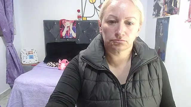 emperabigbootybigass online show from June 1, 2026, 12:18 pm