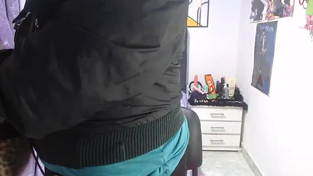 emperabigbootybigass online show from June 3, 2026, 12:19 pm