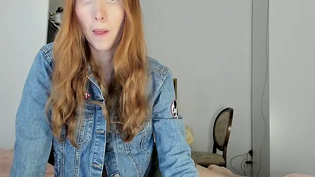 Snapshot of LisaIcon chatting on October 2, 2025, 1:51 pm LisaIcon online show from October 2, 2025, 1:51 pm