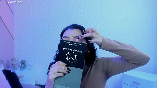 Violetaa diazz online show from February 14, 2026, 9:22 pm