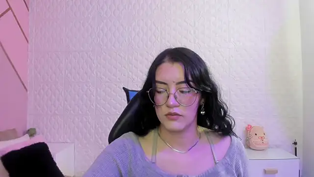 Snapshot of Violetaa_diazz chatting on May 23, 2026, 10:03 pm Violetaa diazz online show from May 23, 2026, 10:03 pm