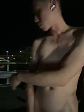 Snapshot of Benson18y chatting on September 29, 2025, 3:28 pm Benson18y online show from September 29, 2025, 3:28 pm