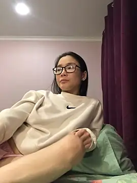 Snapshot of Milka23 chatting on December 14, 2024, 4:34 am Milka23 online show from December 14, 2024, 4:34 am