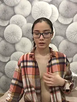 Snapshot of Milka23 chatting on February 23, 2025, 12:16 pm Milka23 online show from February 23, 2025, 12:16 pm