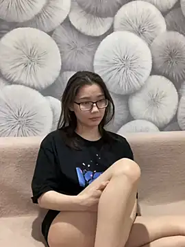 Snapshot of Milka23 chatting on March 9, 2025, 4:27 am Milka23 online show from March 9, 2025, 4:27 am