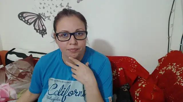 Snapshot of LadyHellene chatting on February 13, 2025, 6:05 pm LadyHellene online show from February 13, 2025, 6:05 pm