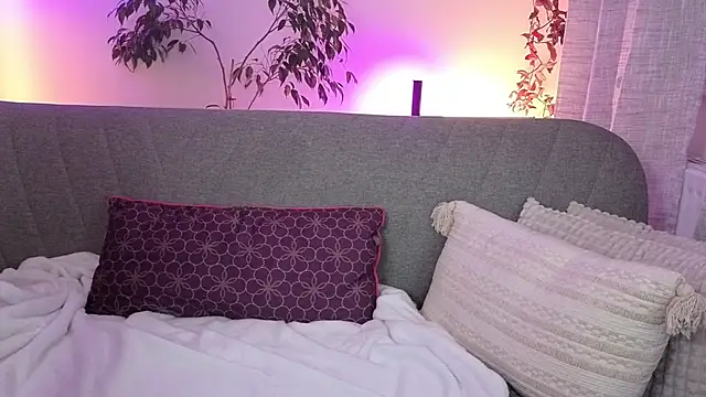 Snapshot of MeganWitch chatting on November 2, 2025, 6:10 pm MeganWitch online show from November 2, 2025, 6:10 pm