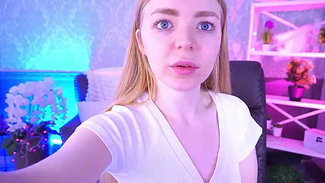 EmilySunshineS online show from February 1, 2026, 8:13 am