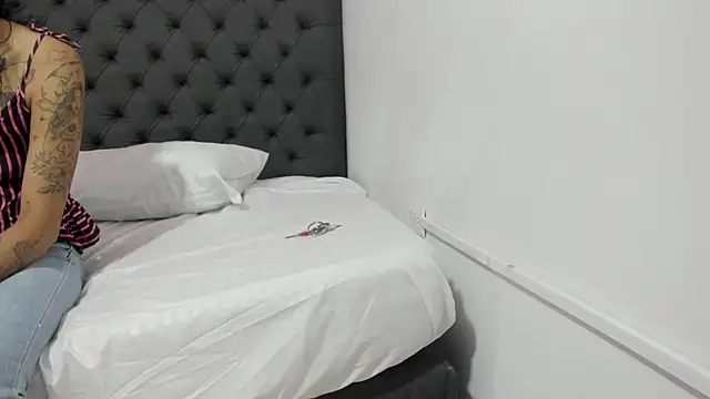  candy jade  online show from February 25, 2026, 10:36 am