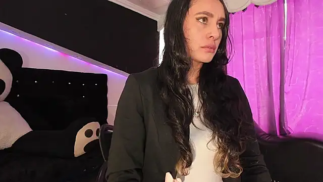 Coral Gibson online show from March 24, 2026, 1:27 pm