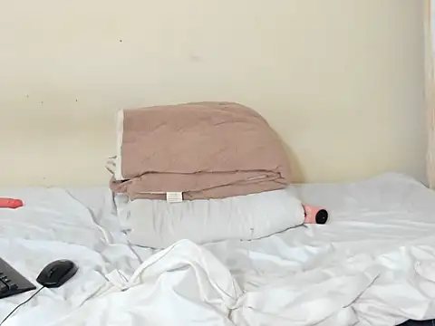 Snapshot of Squirtbitch83 chatting on December 20, 2024, 3:42 pm Squirtbitch83 online show from December 20, 2024, 3:42 pm