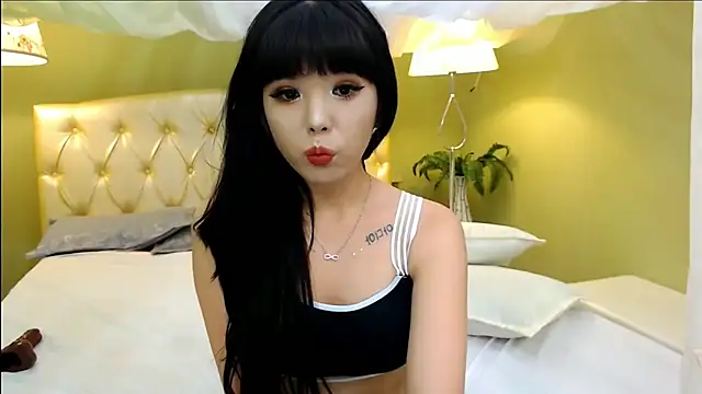 lilzannye online show from October 19, 2025, 7:58 pm