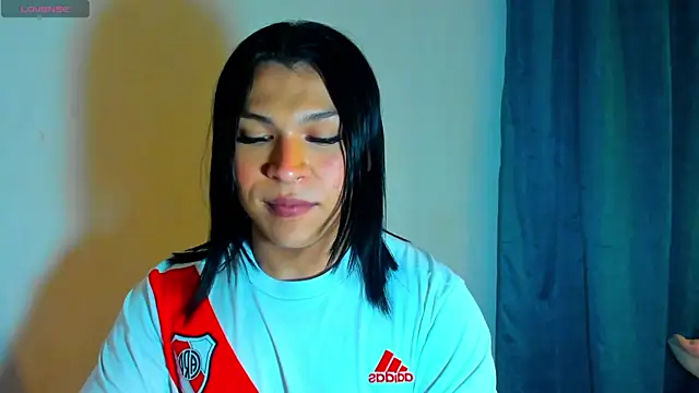 miavalentinaaa online show from November 6, 2025, 12:22 am