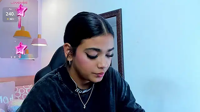 Snapshot of GiaFu chatting on December 27, 2024, 11:42 pm GiaFu online show from December 27, 2024, 11:42 pm