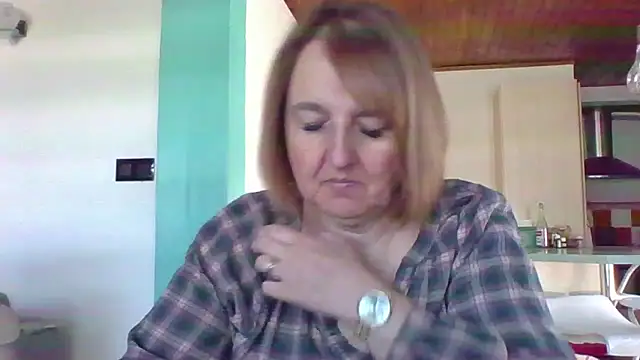 Sandcoq online show from April 22, 2026, 8:28 am