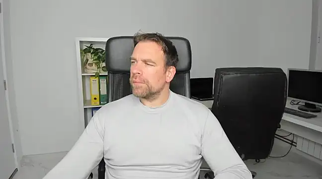 John-E-Dough online show from December 3, 2024, 5:09 am