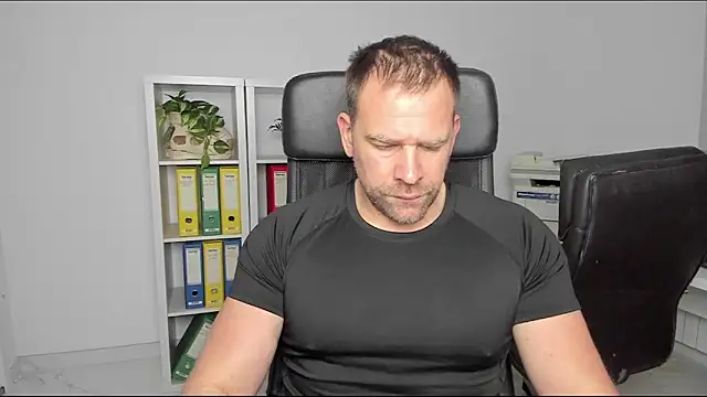 Snapshot of John-E-Dough chatting on December 28, 2024, 4:51 am John-E-Dough online show from December 28, 2024, 4:51 am