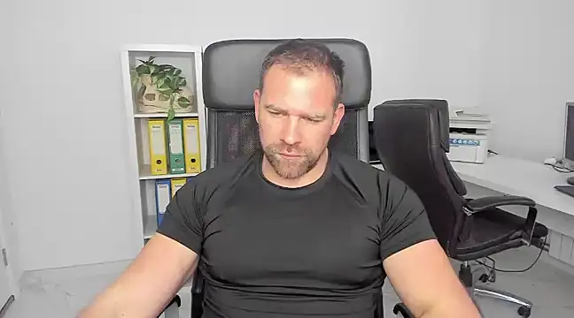 Snapshot of John-E-Dough chatting on January 4, 2025, 6:52 am John-E-Dough online show from January 4, 2025, 6:52 am