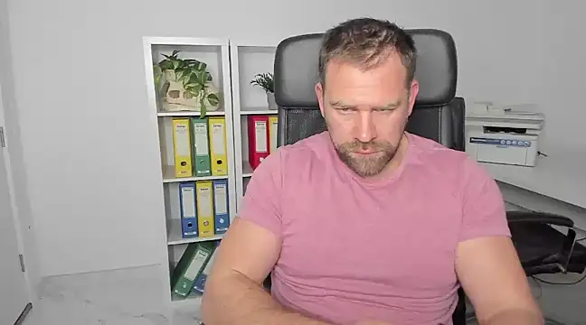 Snapshot of John-E-Dough chatting on January 9, 2025, 4:52 am John-E-Dough online show from January 9, 2025, 4:52 am