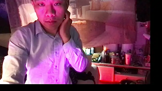 Snapshot of ex199212 chatting on March 9, 2025, 5:49 pm ex199212 online show from March 9, 2025, 5:49 pm