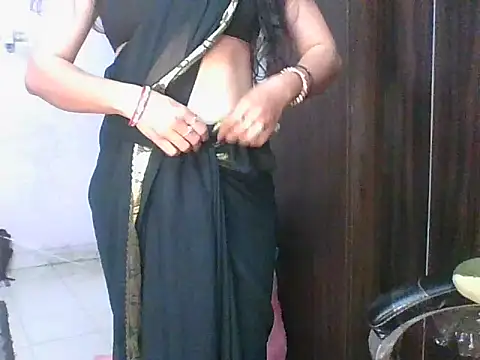 santurmom online show from February 6, 2026, 7:17 pm