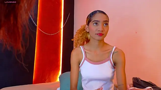 Snapshot of Charlotte_Love10 chatting on February 11, 2026, 9:58 am Charlotte Love10 online show from February 11, 2026, 9:58 am