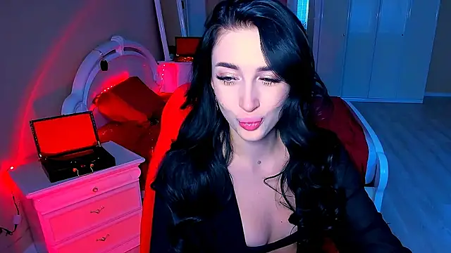 Snapshot of lovely_desire chatting on December 17, 2024, 11:17 am lovely desire online show from December 17, 2024, 11:17 am