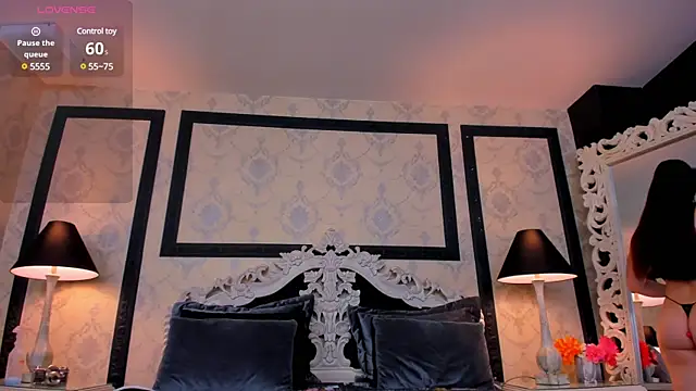 Snapshot of ImSophiie chatting on March 8, 2025, 11:18 pm ImSophiie online show from March 8, 2025, 11:18 pm