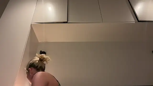 Leylah Linda online show from March 12, 2026, 8:59 pm