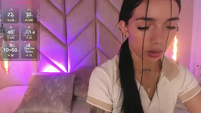 Snapshot of Mollymoon1 chatting on December 14, 2024, 8:08 pm Mollymoon1 online show from December 14, 2024, 8:08 pm