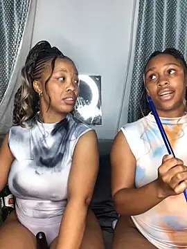 Pearl 00 online show from September 25, 2025, 9:40 pm