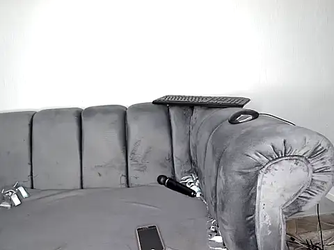 Pearl 00 online show from November 13, 2025, 8:19 pm