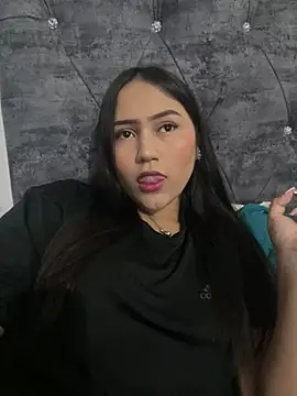 Snapshot of YuliiCamm chatting on March 5, 2025, 11:38 pm YuliiCamm online show from March 5, 2025, 11:38 pm
