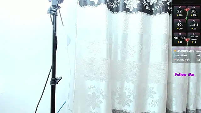 Snapshot of Camcrush__ chatting on February 12, 2025, 10:37 pm Camcrush online show from February 12, 2025, 10:37 pm