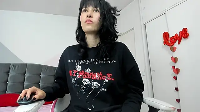 Snapshot of Camcrush__ chatting on February 25, 2025, 9:46 pm Camcrush online show from February 25, 2025, 9:46 pm