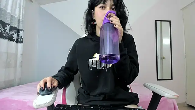 Snapshot of Camcrush__ chatting on March 3, 2025, 9:59 pm Camcrush online show from March 3, 2025, 9:59 pm