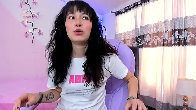 Snapshot of Camcrush__ chatting on October 23, 2025, 3:00 pm Camcrush online show from October 23, 2025, 3:00 pm