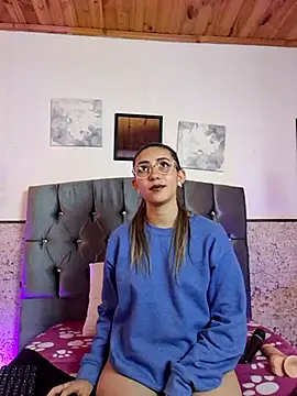 Scarlett Khan online show from December 29, 2024, 2:27 am