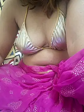 Snapshot of Melody_Shyla chatting on December 25, 2024, 12:27 am Melody Shyla online show from December 25, 2024, 12:27 am