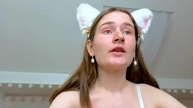 Snapshot of L1ittle_kitty_ chatting on March 21, 2025, 5:45 pm L1ittle kitty online show from March 21, 2025, 5:45 pm