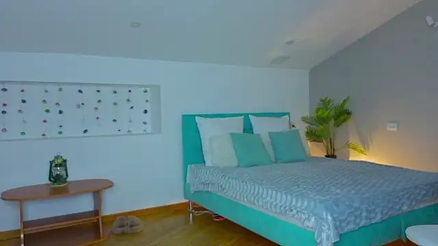 Snapshot of L1ittle_kitty_ chatting on February 24, 2026, 6:11 am L1ittle kitty online show from February 24, 2026, 6:11 am