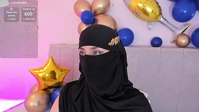 Snapshot of rawiya chatting on September 30, 2025, 12:10 pm rawiya online show from September 30, 2025, 12:10 pm