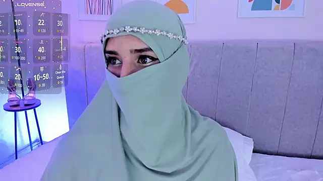 Snapshot of rawiya chatting on October 28, 2025, 12:09 pm rawiya online show from October 28, 2025, 12:09 pm