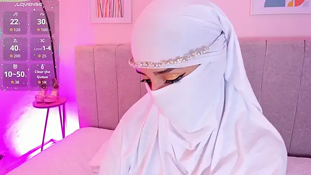 Snapshot of rawiya chatting on November 13, 2025, 12:37 pm rawiya online show from November 13, 2025, 12:37 pm