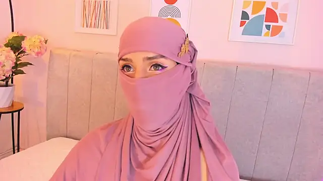 Snapshot of rawiya chatting on December 16, 2025, 12:32 pm rawiya online show from December 16, 2025, 12:32 pm