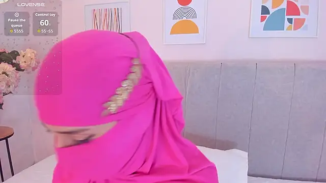 Snapshot of rawiya chatting on February 3, 2026, 12:10 pm rawiya online show from February 3, 2026, 12:10 pm